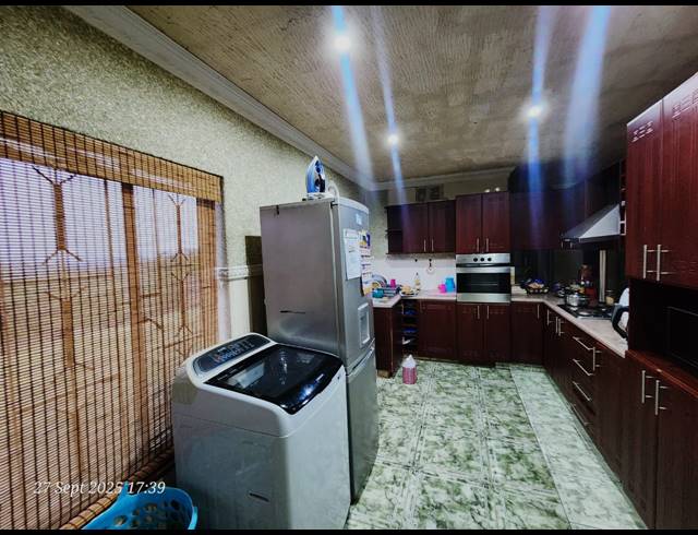 3 BEDROOM FREESTANDING FOR SALE IN BAKERVILLE HEIGHTS